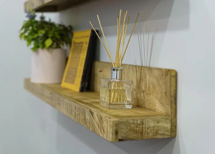 Modern Rustic In Center-prime Appartement